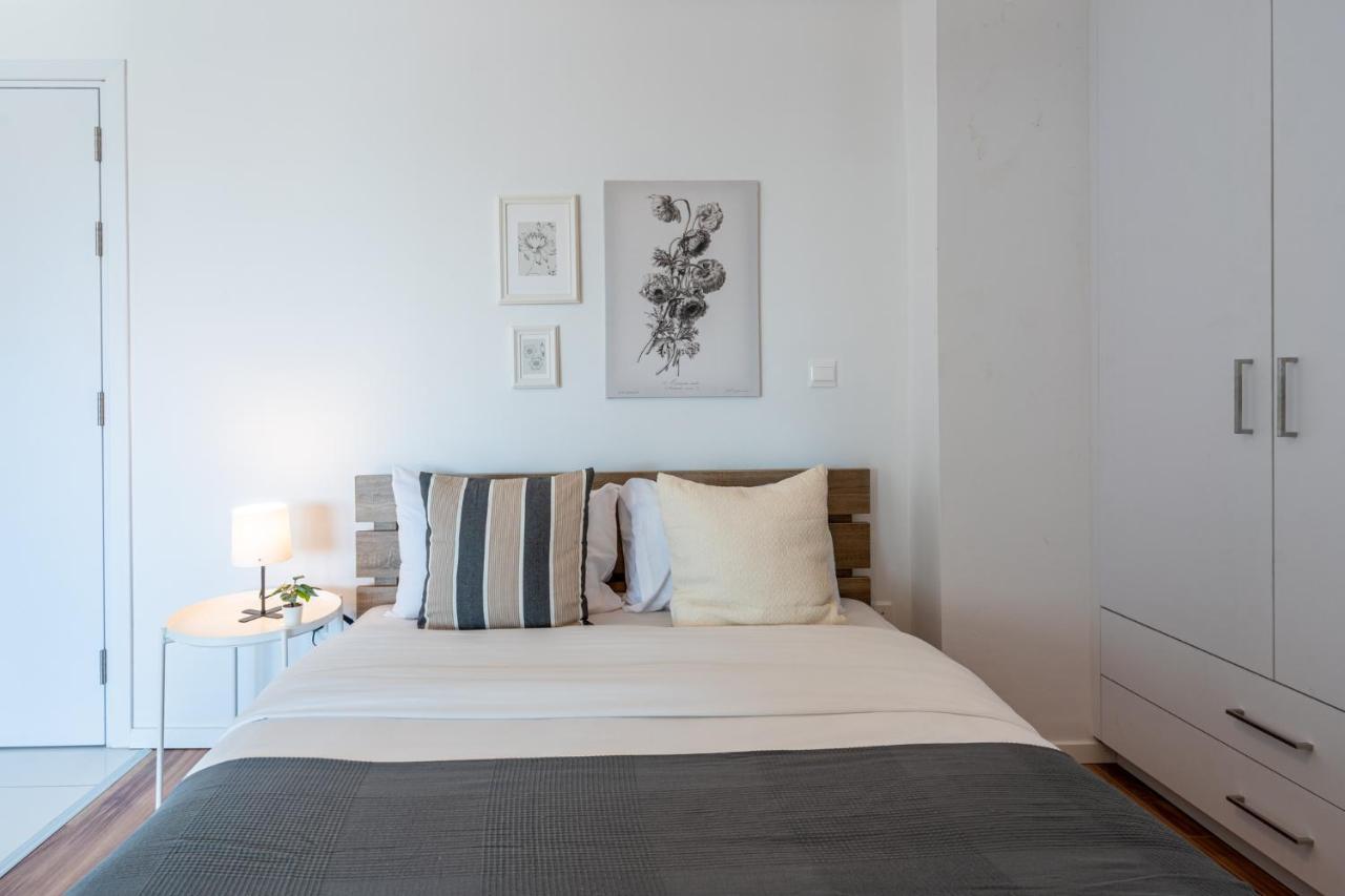 Livia Studio Apartment In Larnaca Exteriör bild