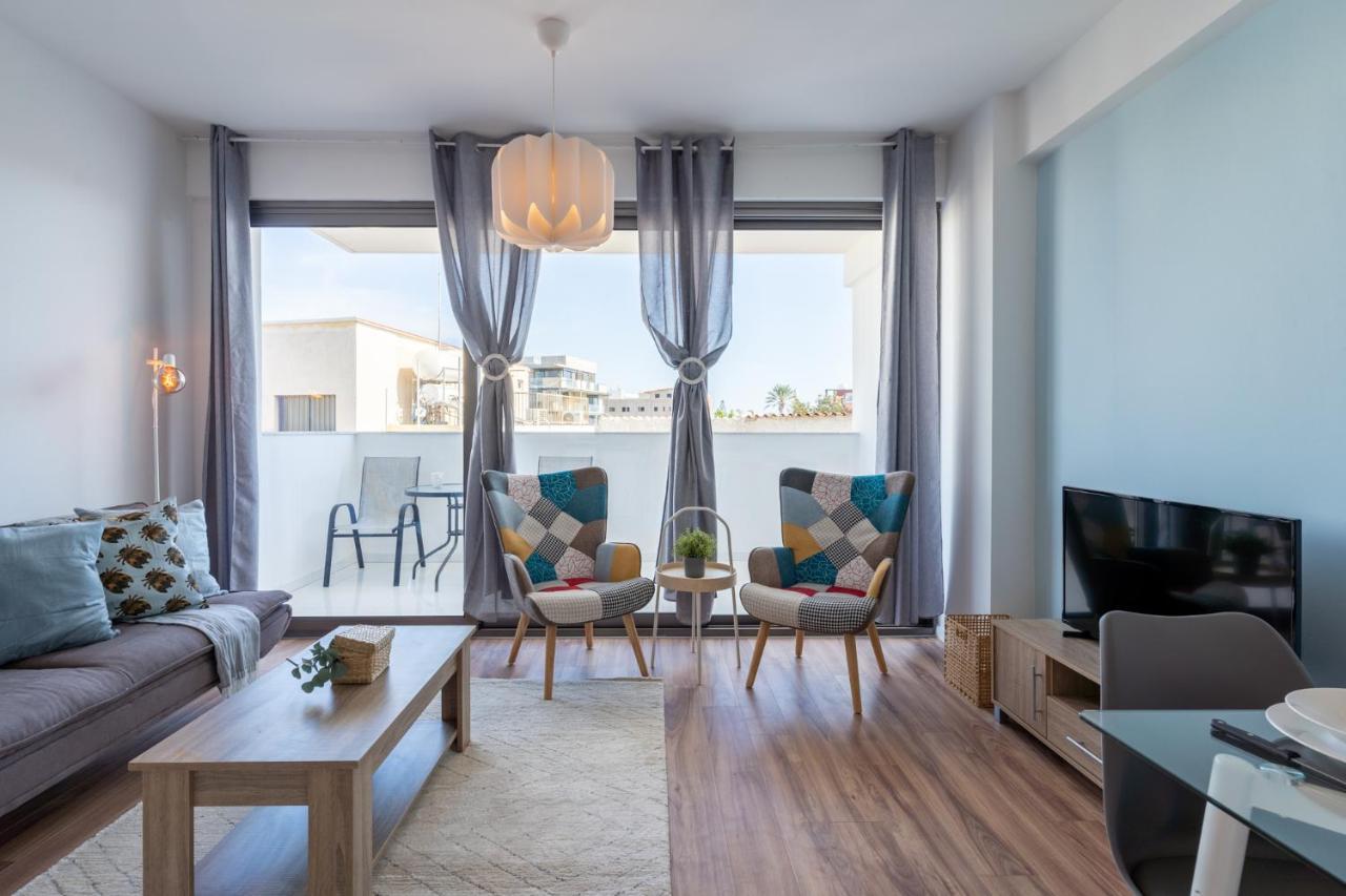 Livia Studio Apartment In Larnaca Exteriör bild