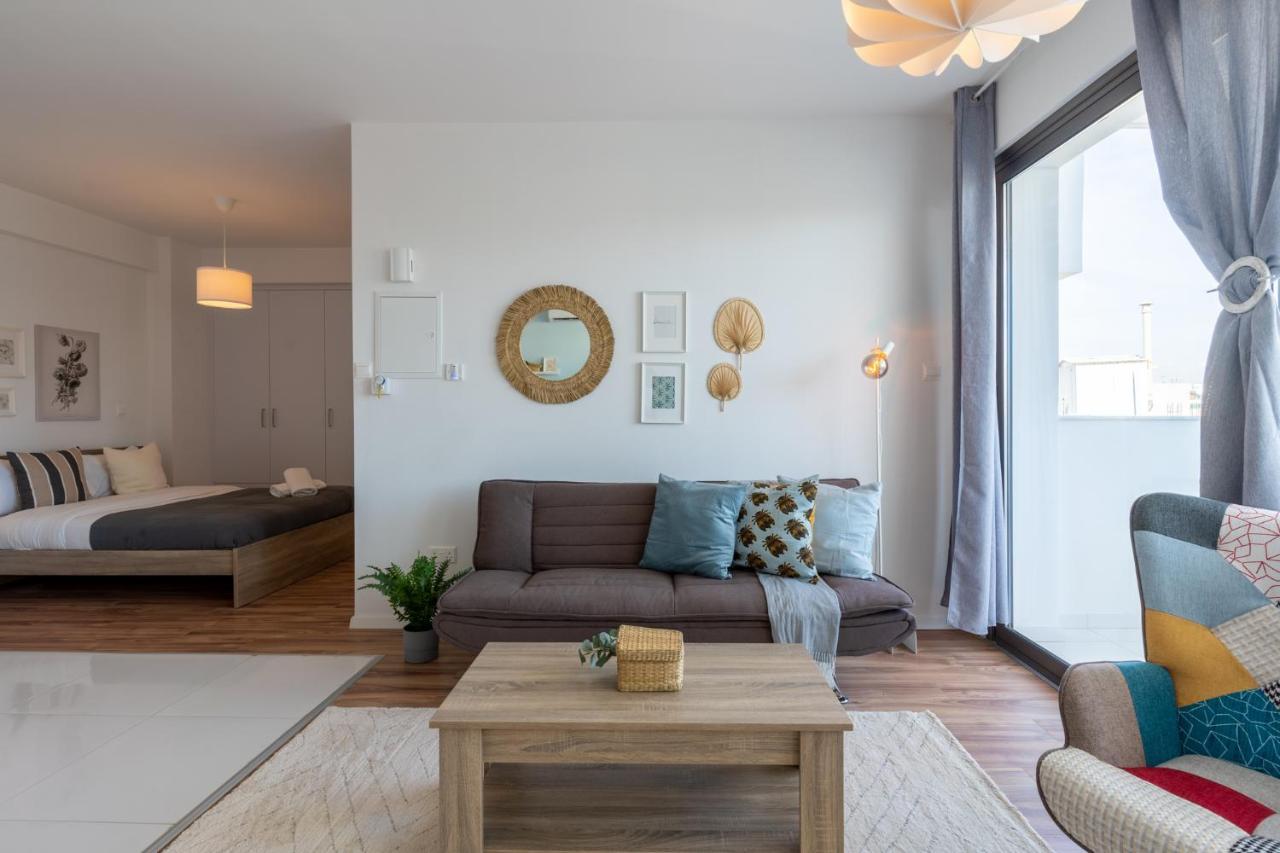 Livia Studio Apartment In Larnaca Exteriör bild